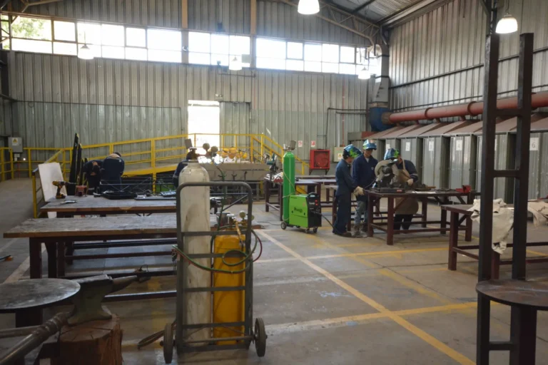 Especialidad de Construcciones Metálicas Colegio Bicentenario Politécnico San José de Curicó