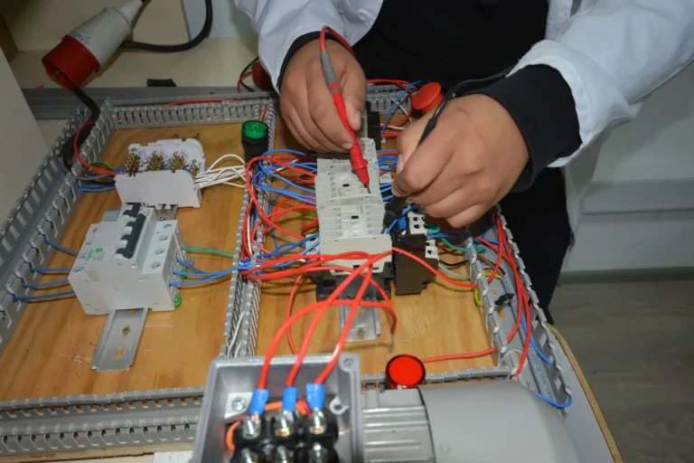 Especialidad de Electrónica Colegio Bicentenario Politécnico San José de Curicó
