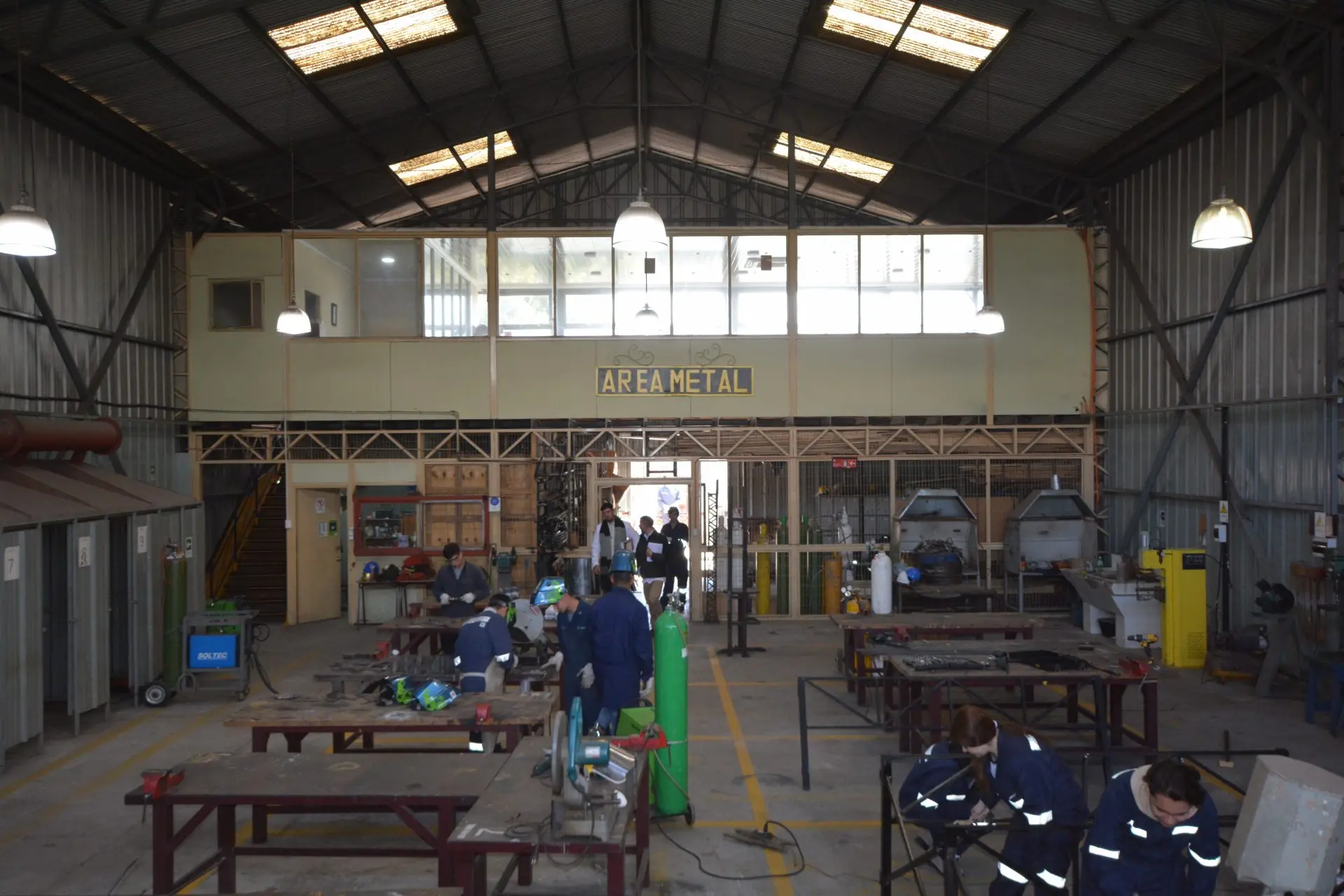 Especialidad de Construcciones Metálicas Colegio Bicentenario Politécnico San José de Curicó